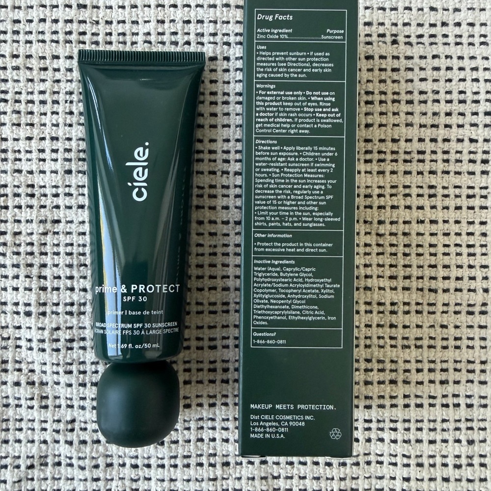 Prime & Protect SPF 30 Face Primer - Picture 3 of 3